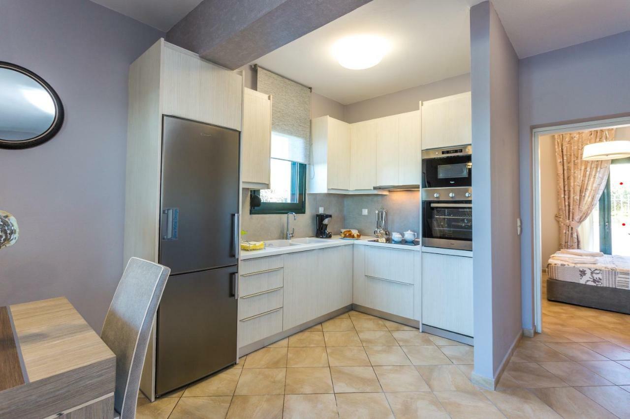 Evangelos Villas, Lavish Touch, By Thinkvilla Angeliana  ภายนอก รูปภาพ