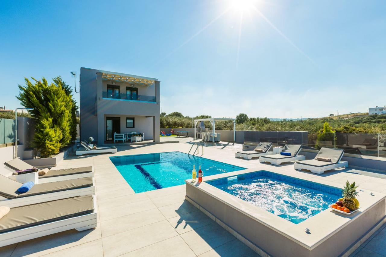 Evangelos Villas, Lavish Touch, By Thinkvilla Angeliana  ภายนอก รูปภาพ