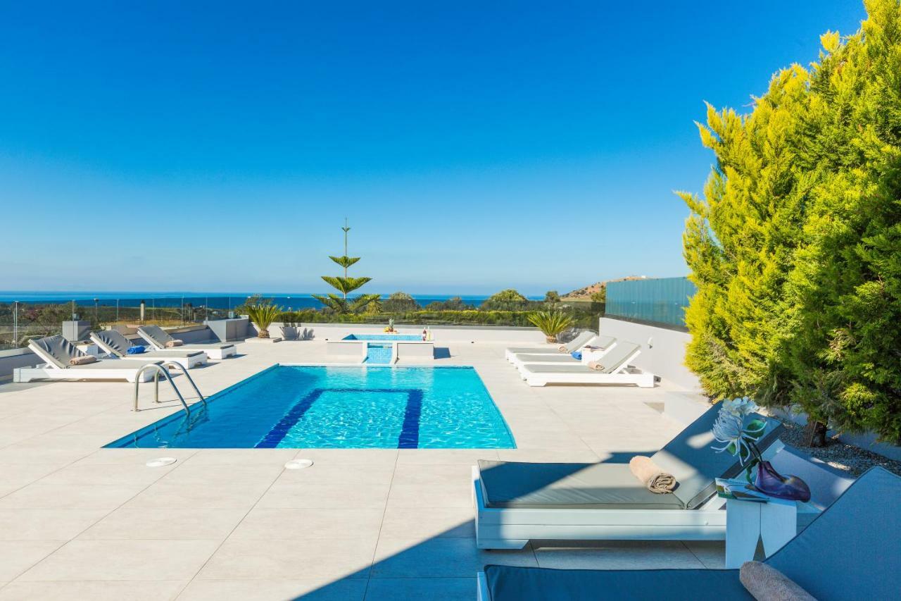 Evangelos Villas, Lavish Touch, By Thinkvilla Angeliana  ภายนอก รูปภาพ