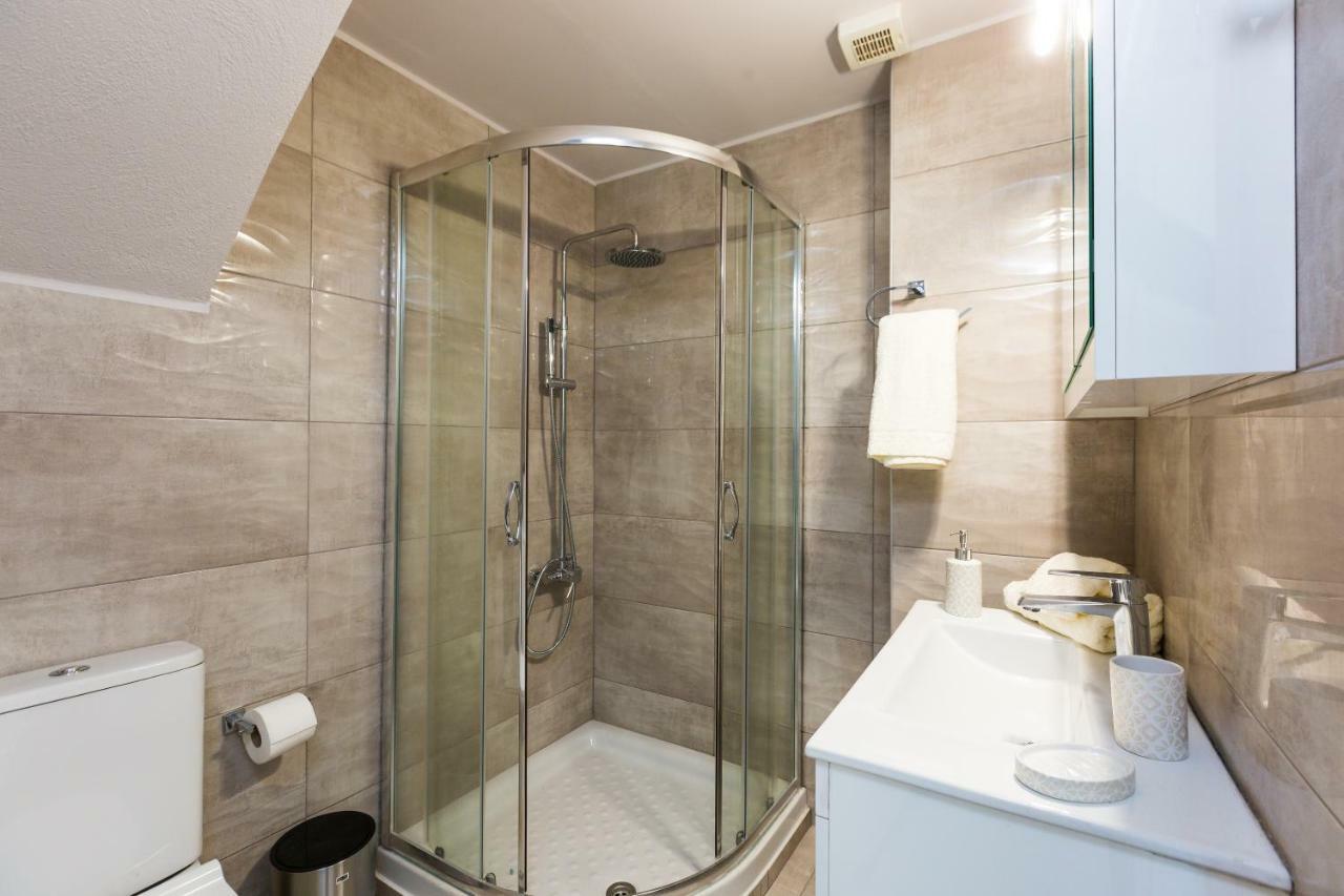 Evangelos Villas, Lavish Touch, By Thinkvilla Angeliana  ภายนอก รูปภาพ